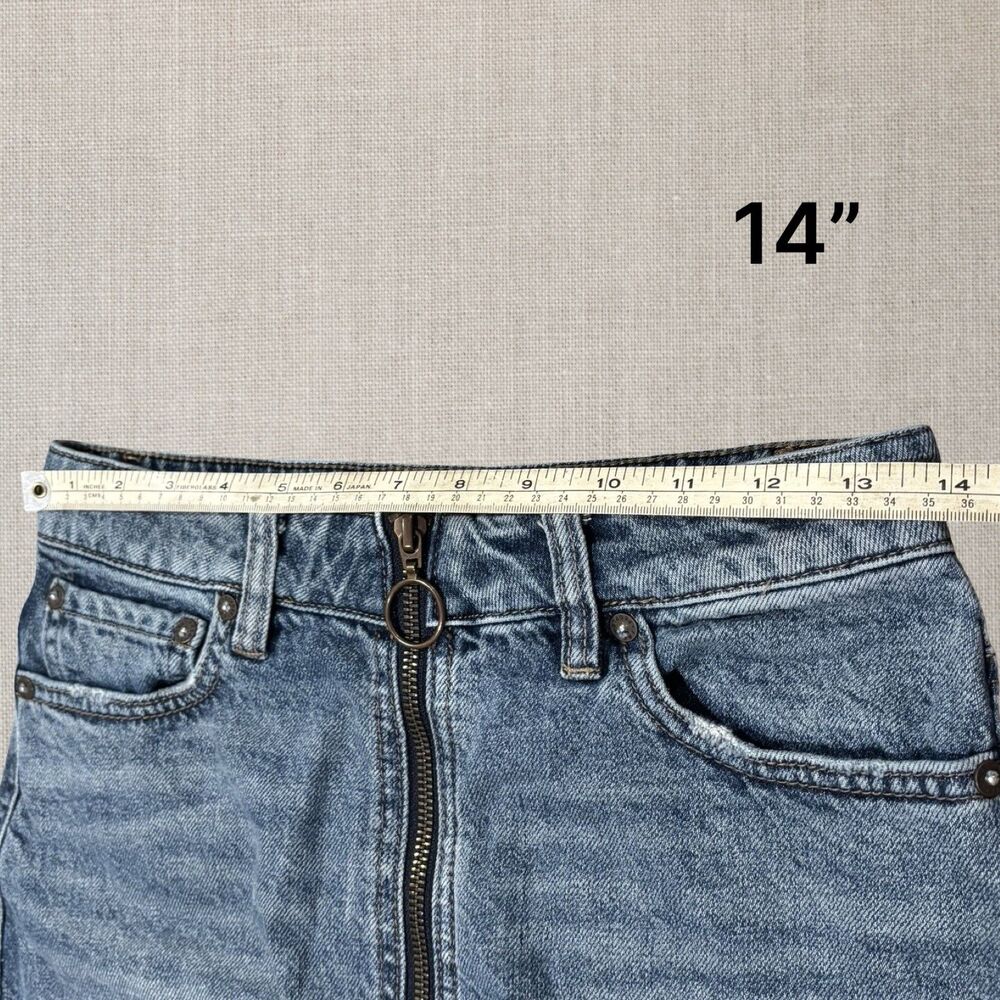 Free People We The Free Zip It Up Denim Mini Skirt Frayed Edge Size 24 Front Zip - Picture 5 of 6